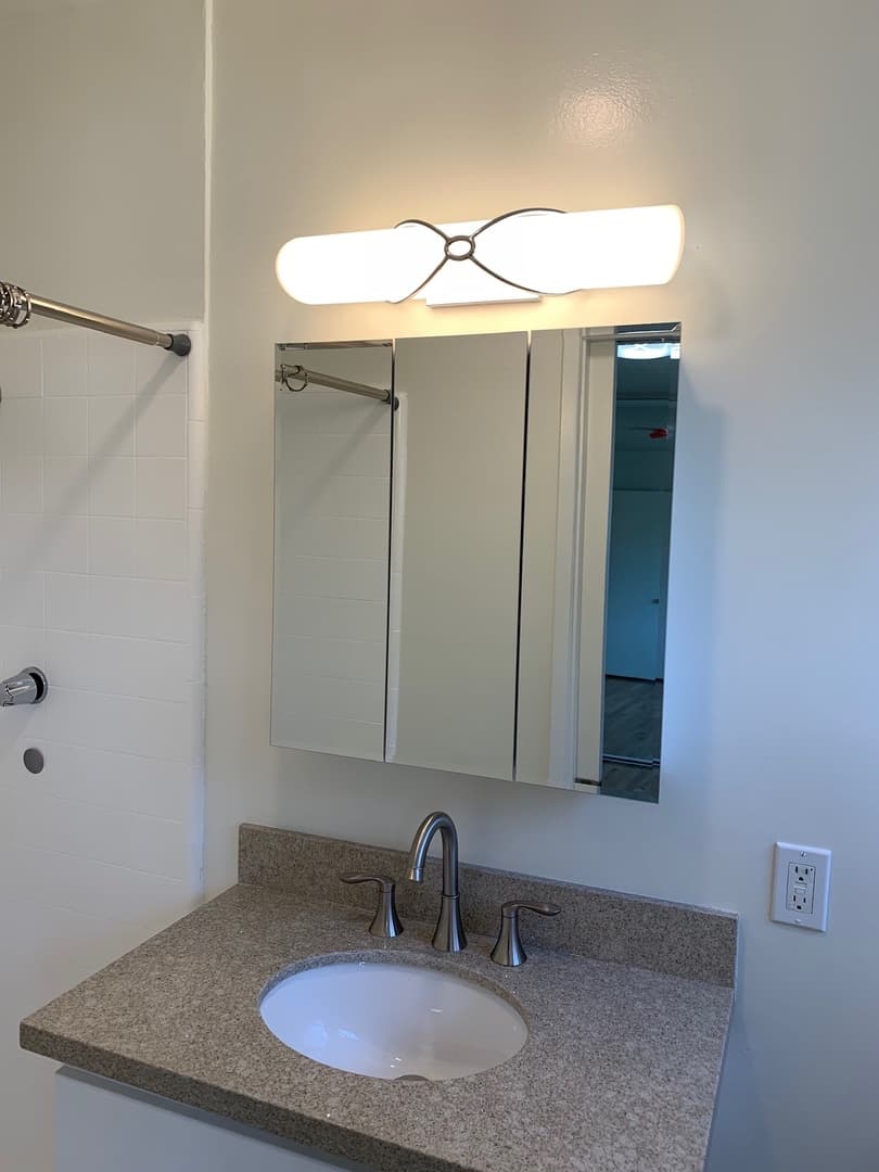 Los Angeles Apartment: 1430 S. Barrington Ave.