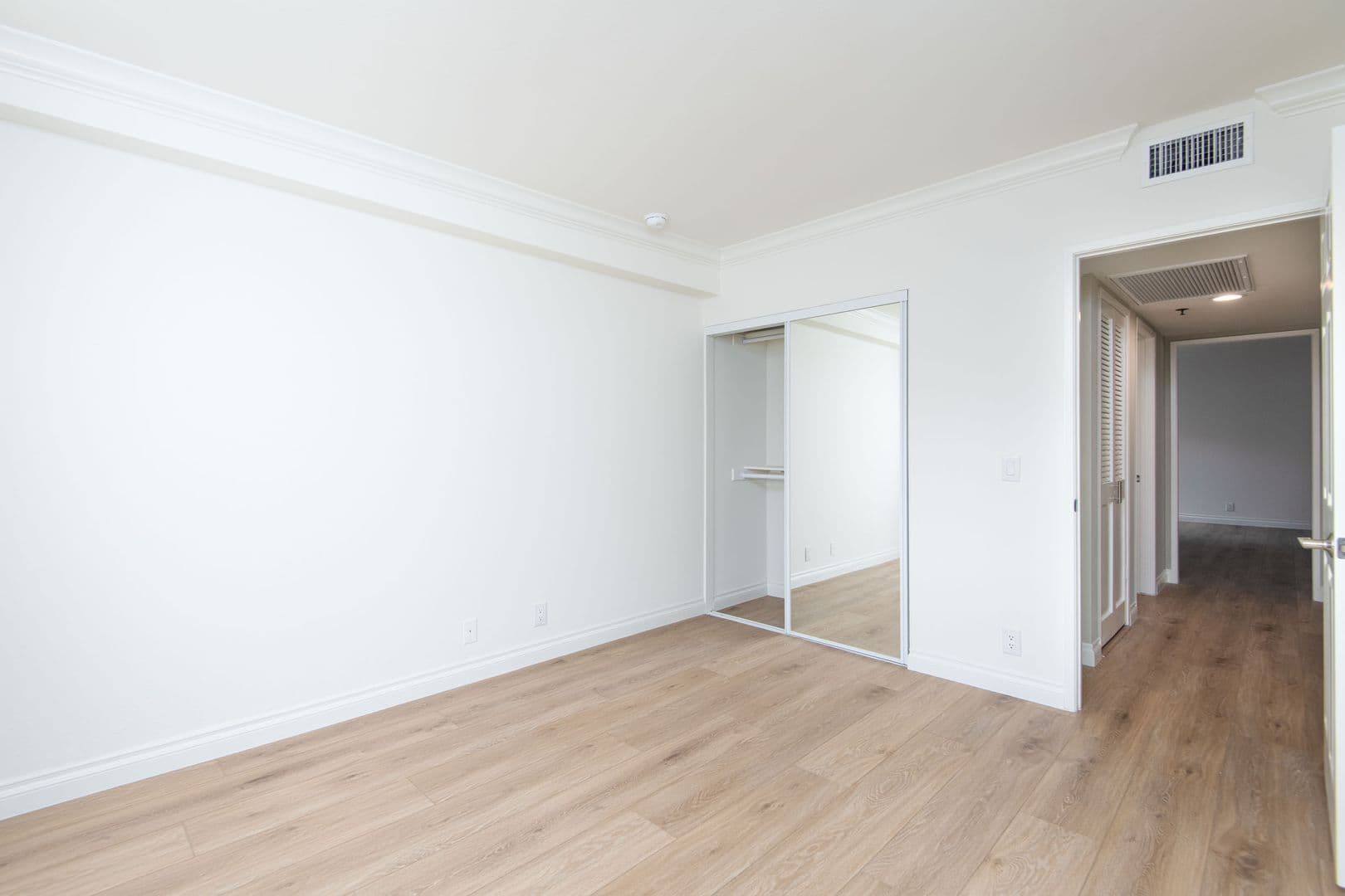 Los Angeles Apartment: 7120 Ramsgate Ave.