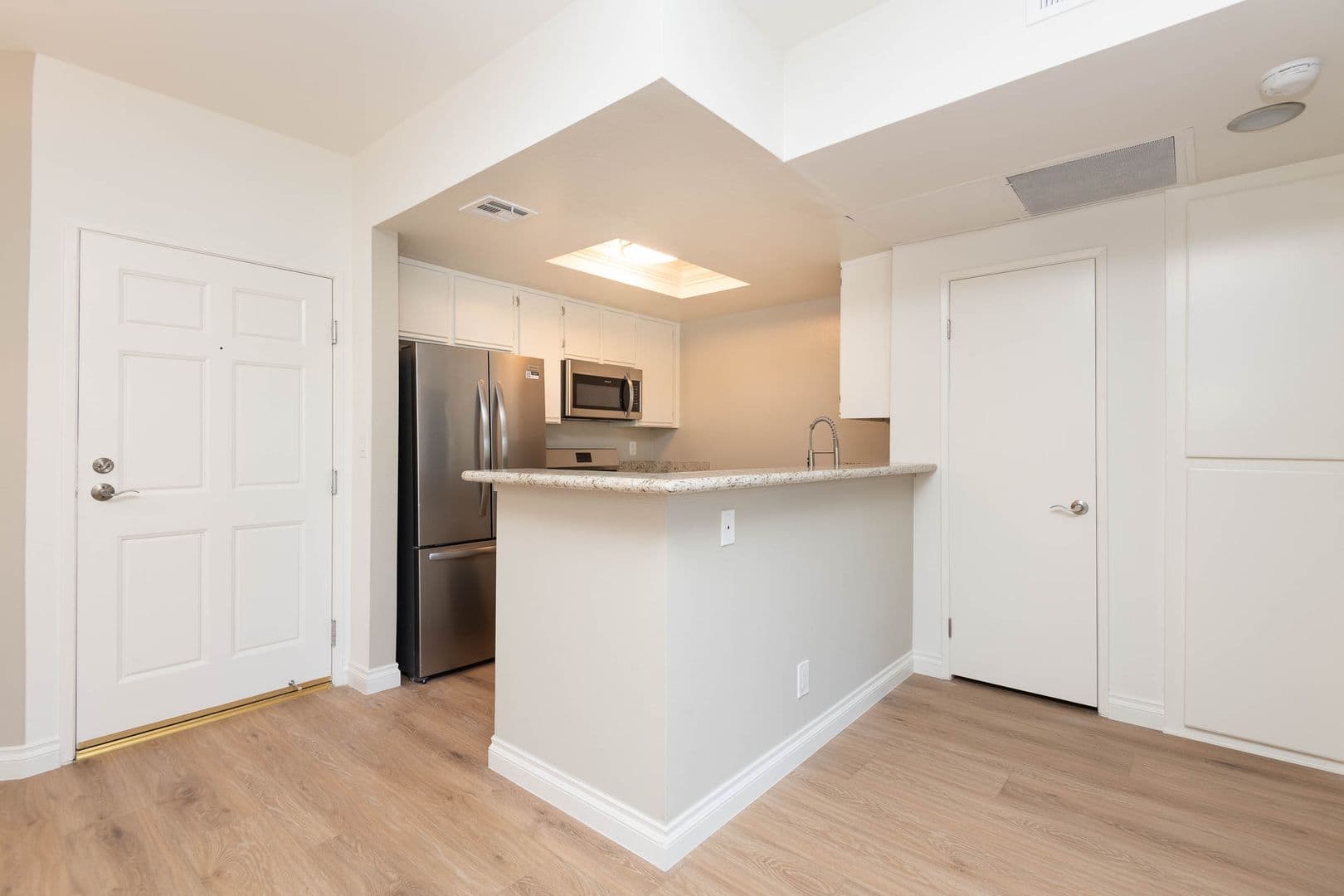 Los Angeles Apartment: 3745 Military Ave.
