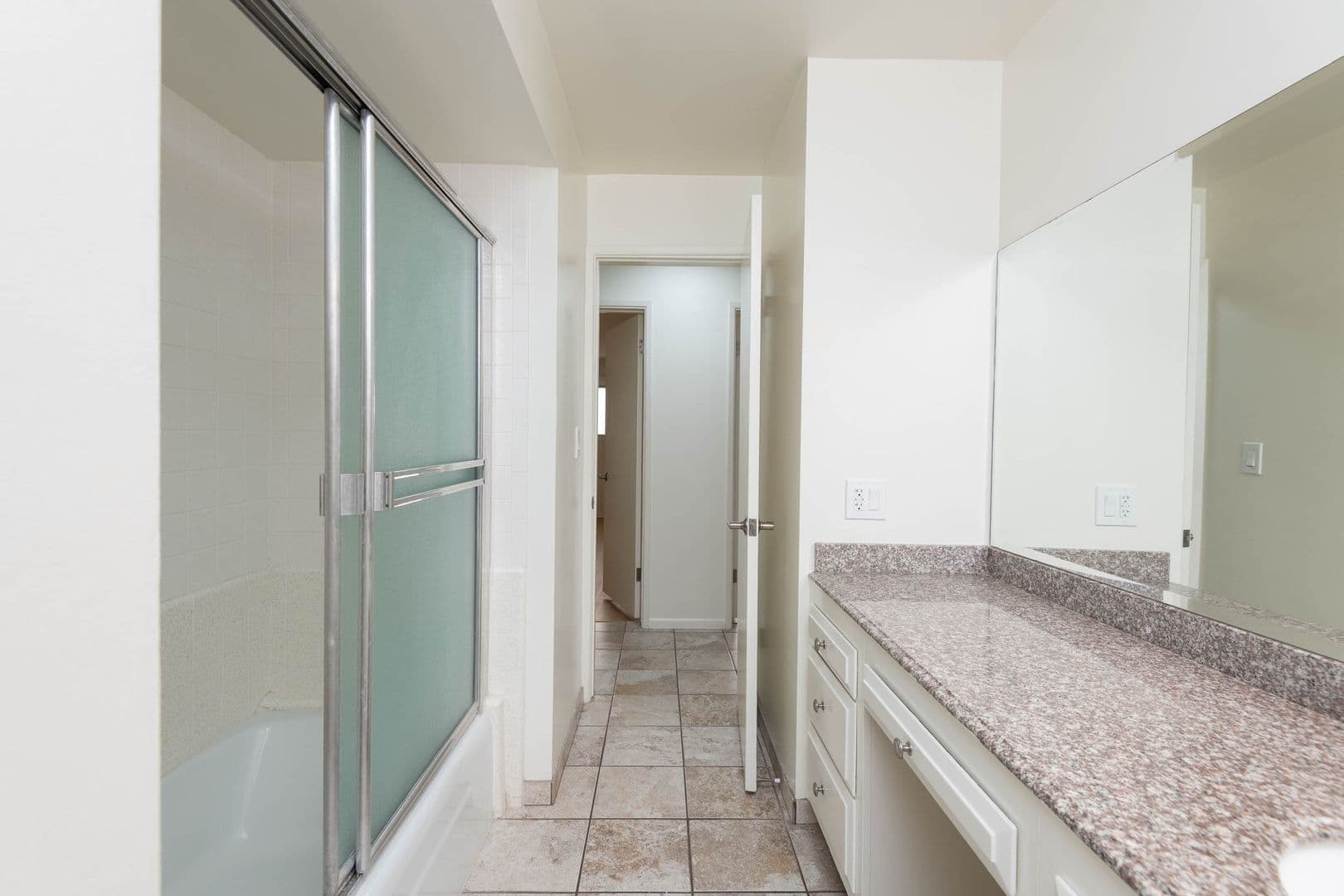 Playa Del Rey Apartment: 8225 Manitoba St.
