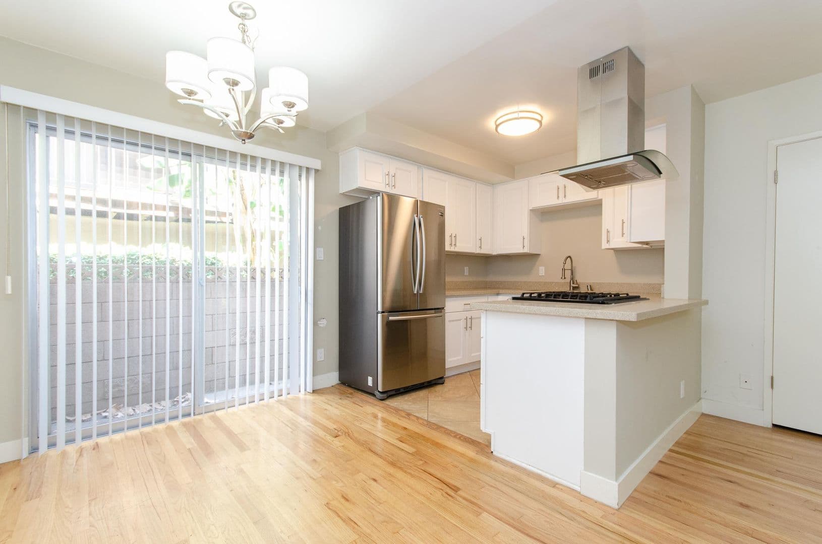 Los Angeles Apartment: 1430 S. Barrington Ave.