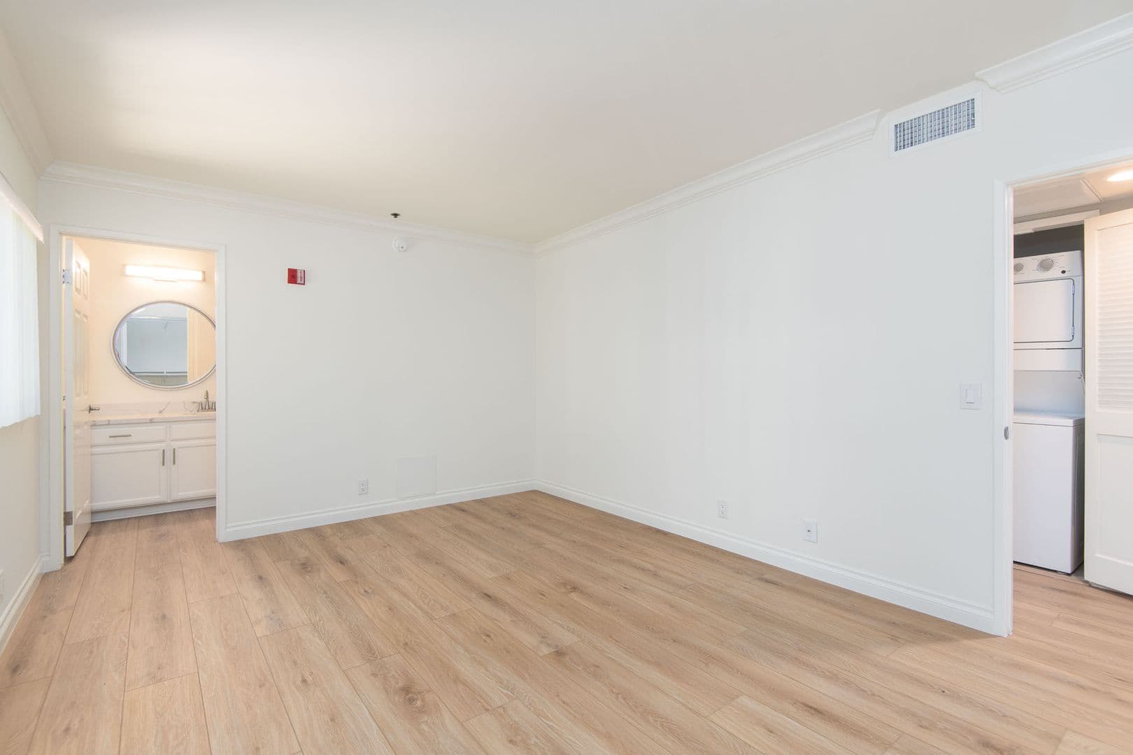 Los Angeles Apartment: 7120 Ramsgate Ave.