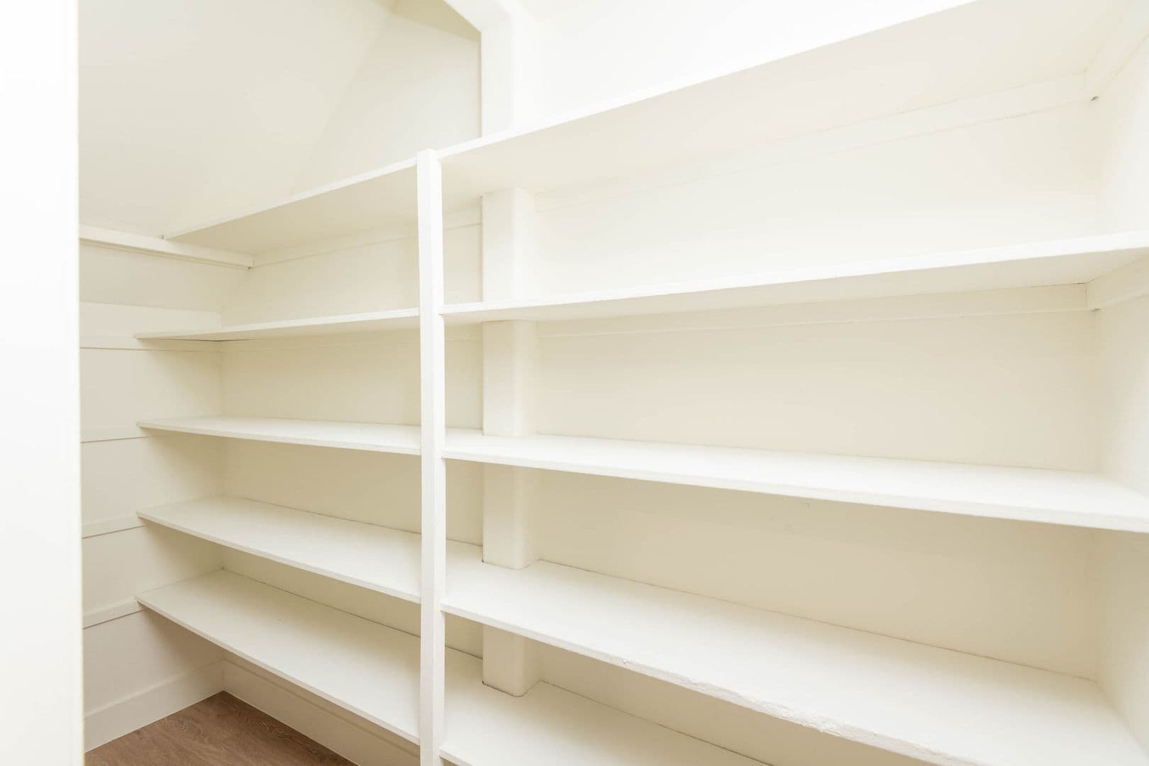 Los Angeles Apartment: 10740 Woodbine St.