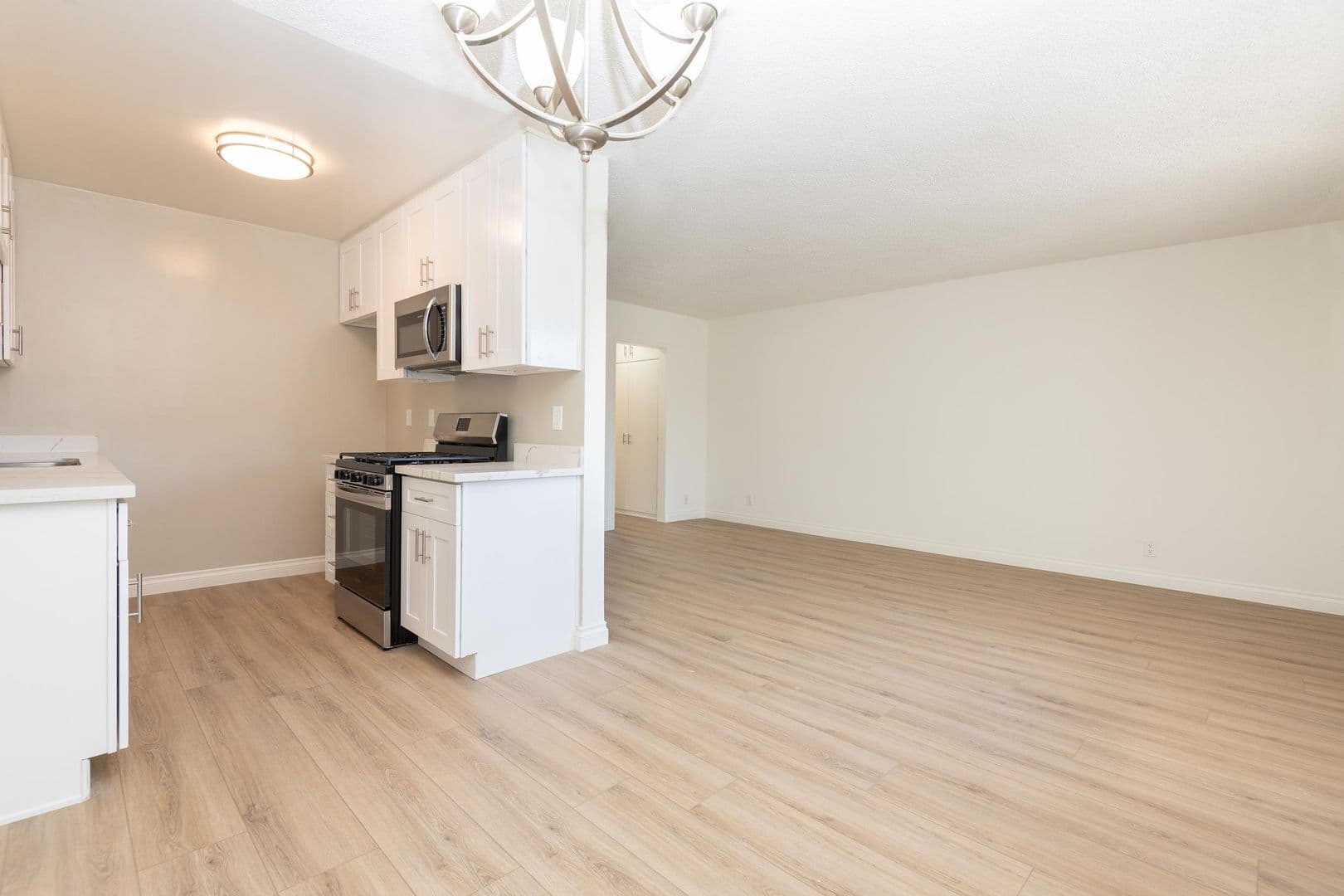 Los Angeles Apartment: 3810 Wade St.