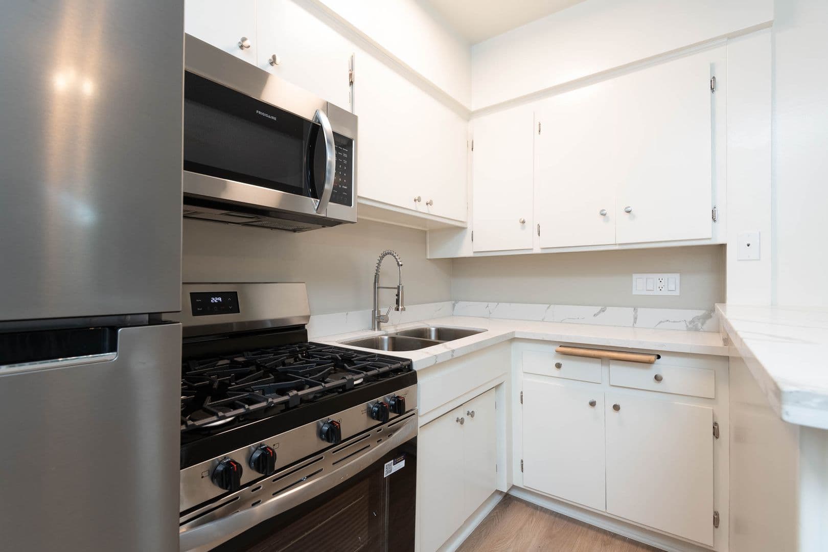 Los Angeles Apartment: 12740 Venice Blvd.
