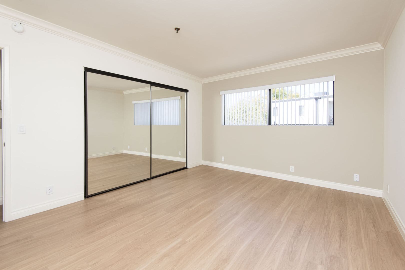 Los Angeles Apartment: 7120 Ramsgate Ave.