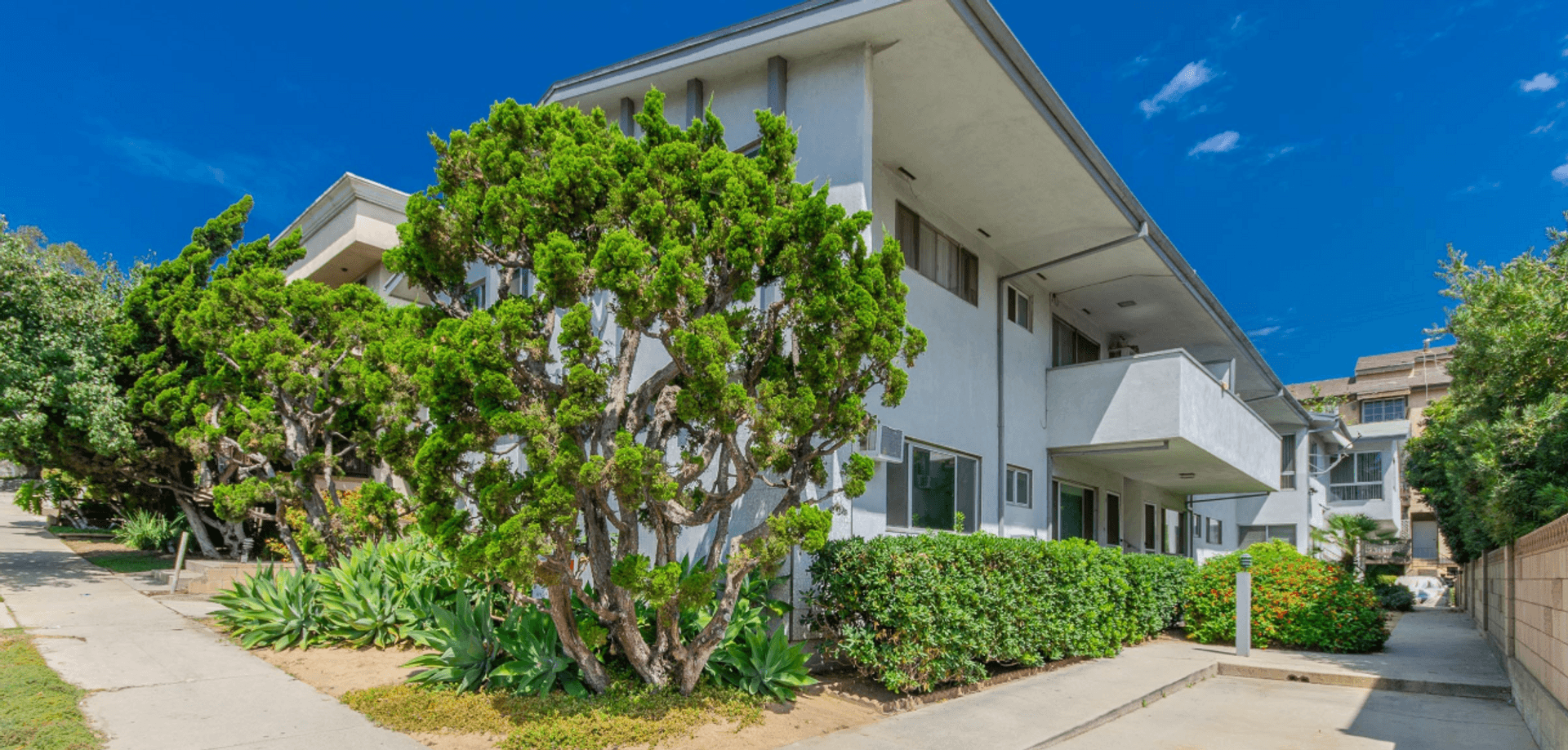 Los Angeles Apartment: 1430 S. Barrington Ave.