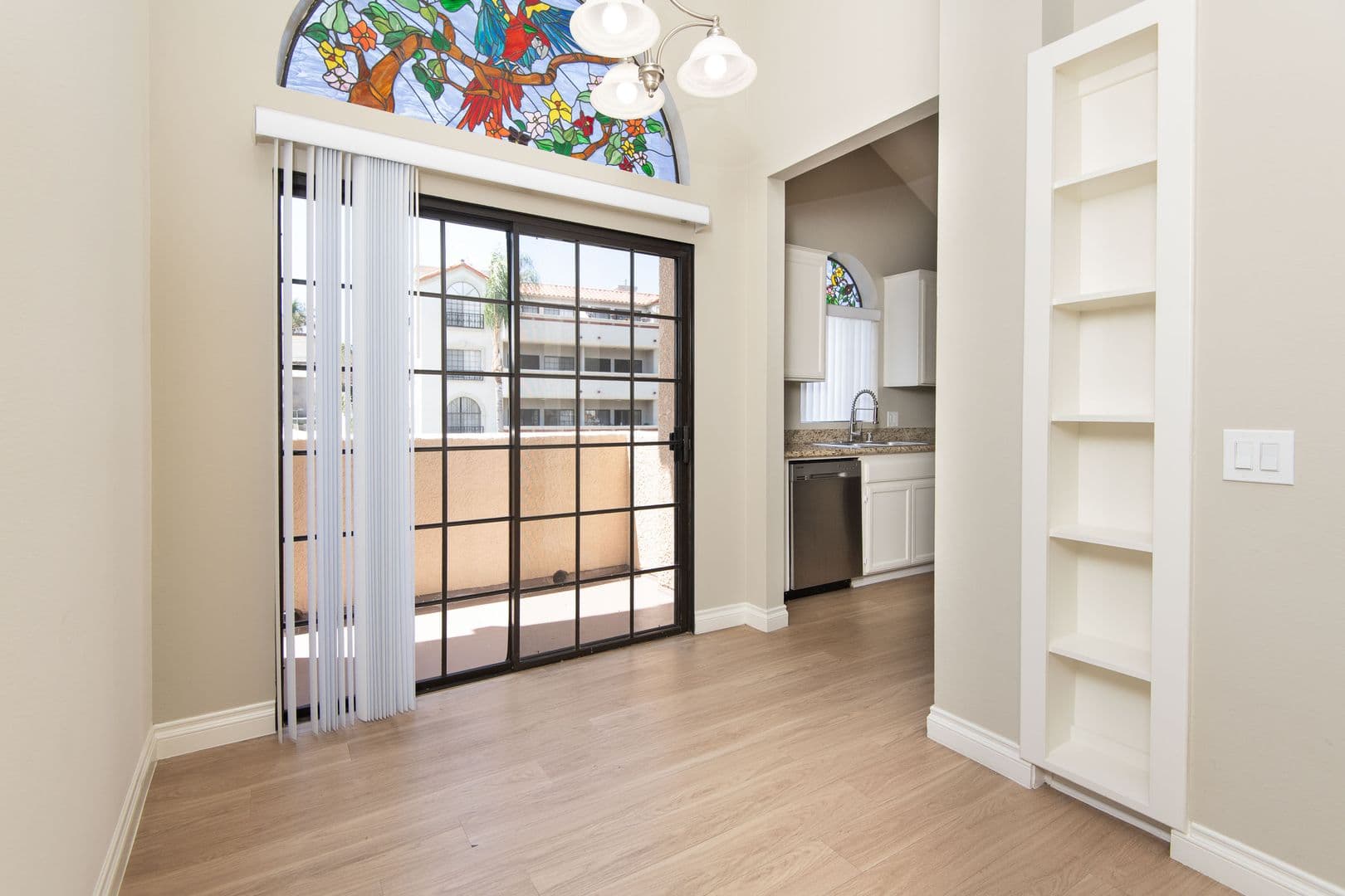 Los Angeles Apartment: 7120 Ramsgate Ave.