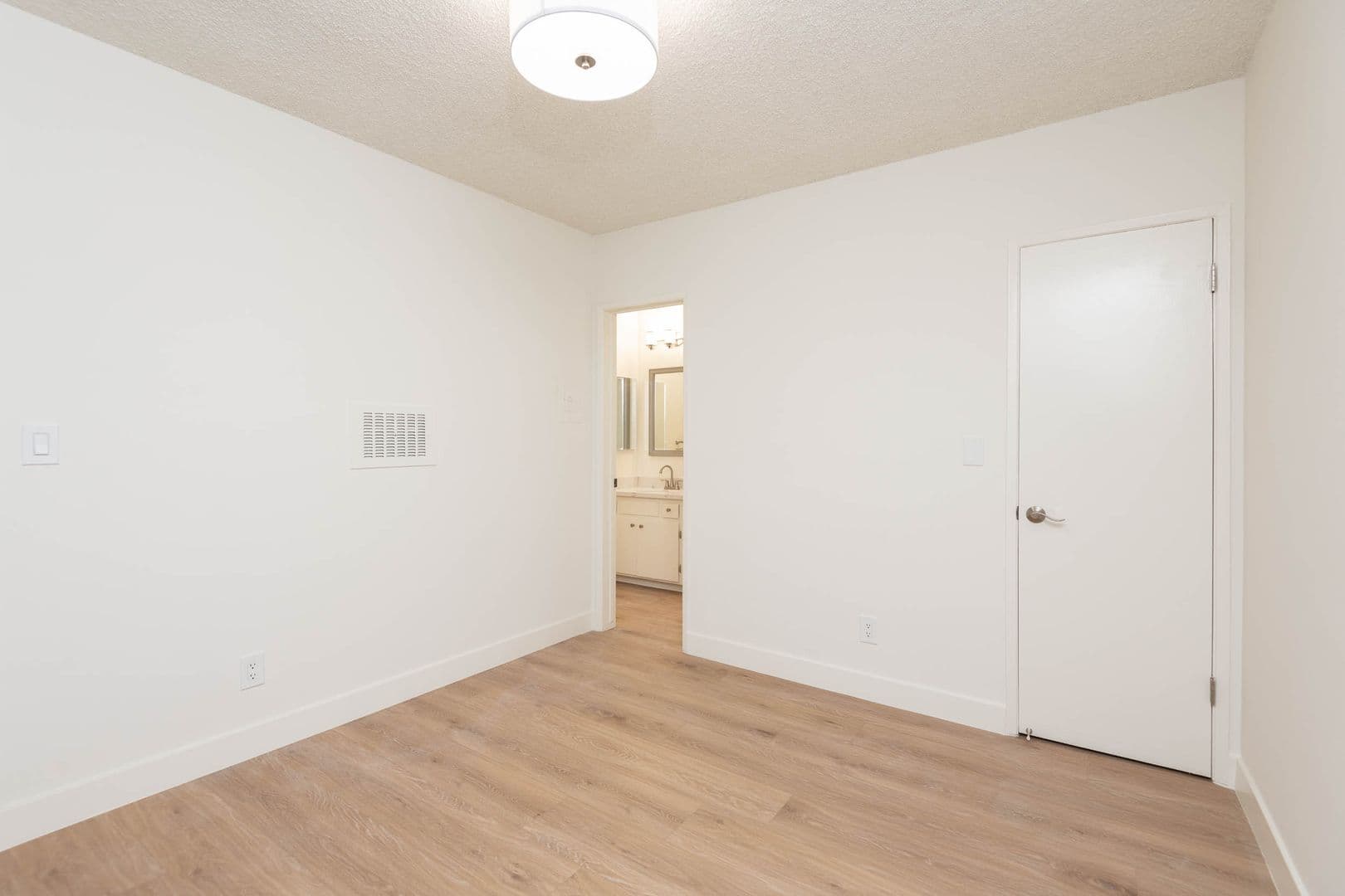 Los Angeles Apartment: 12740 Venice Blvd.