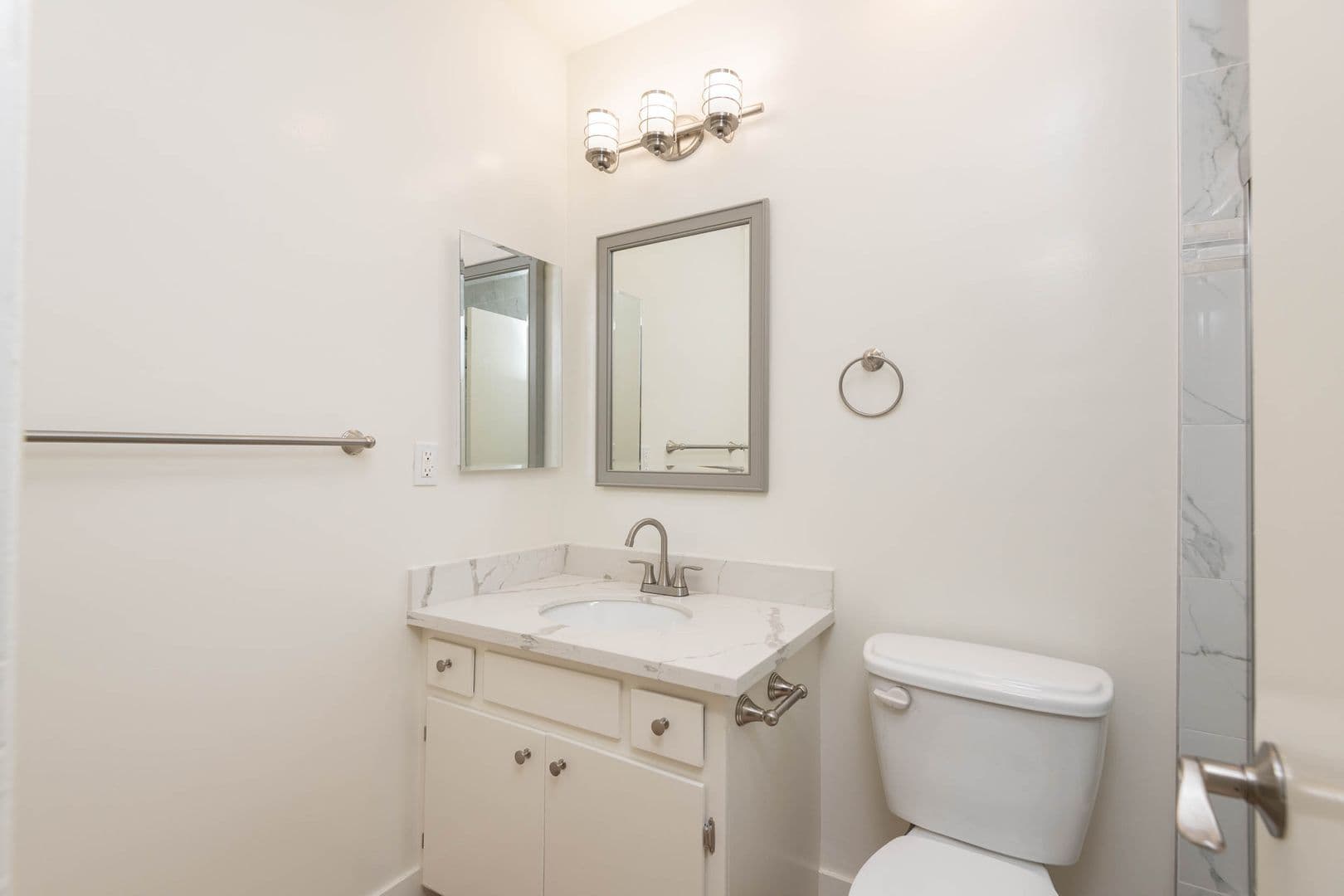 Los Angeles Apartment: 12740 Venice Blvd.
