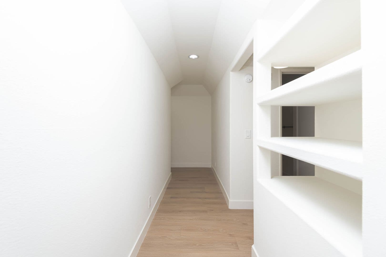 Los Angeles Apartment: 10740 Woodbine St.