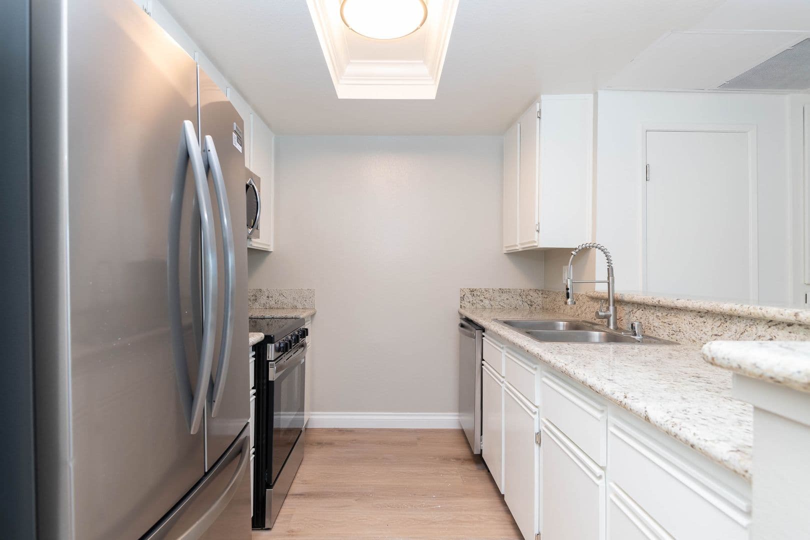 Los Angeles Apartment: 3745 Military Ave.