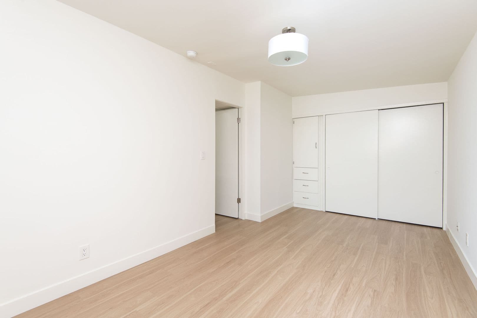 Glendale Apartment: 200-206 W. Maple St.