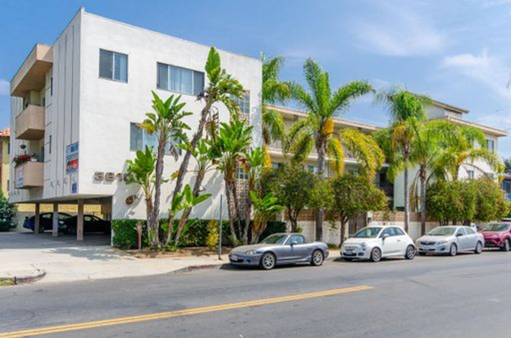 Los Angeles Apartment: 3810 Wade St.