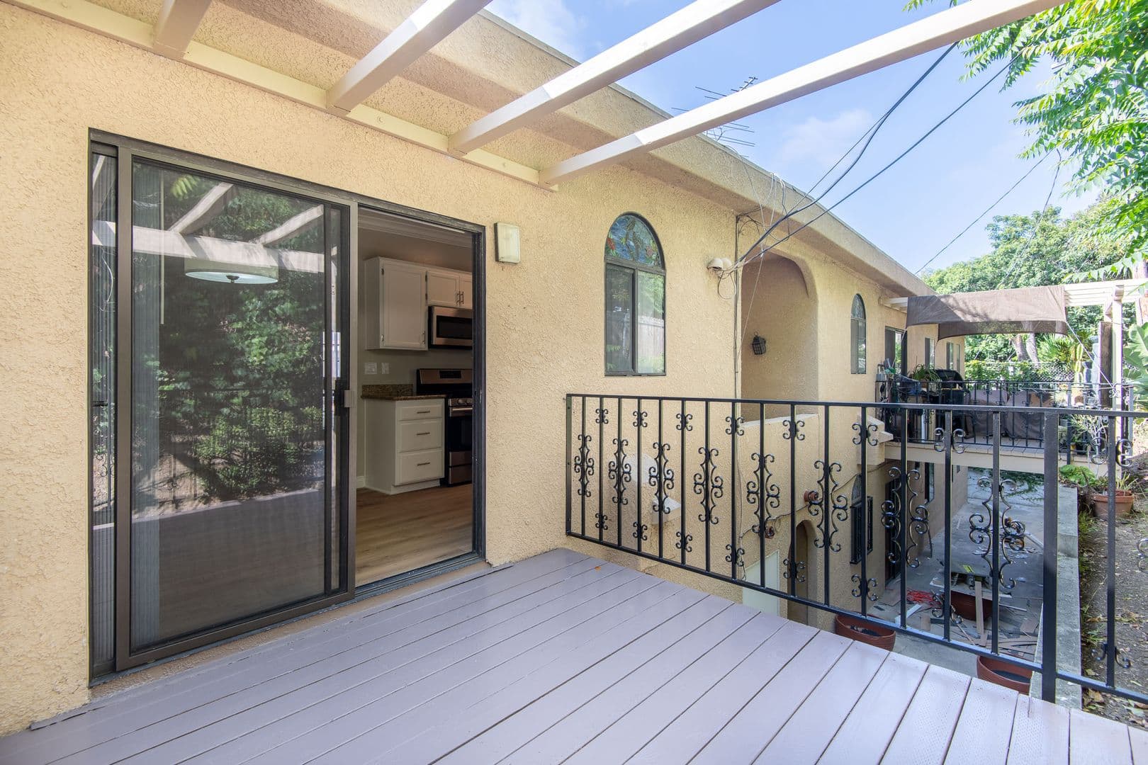 Los Angeles Apartment: 7120 Ramsgate Ave.