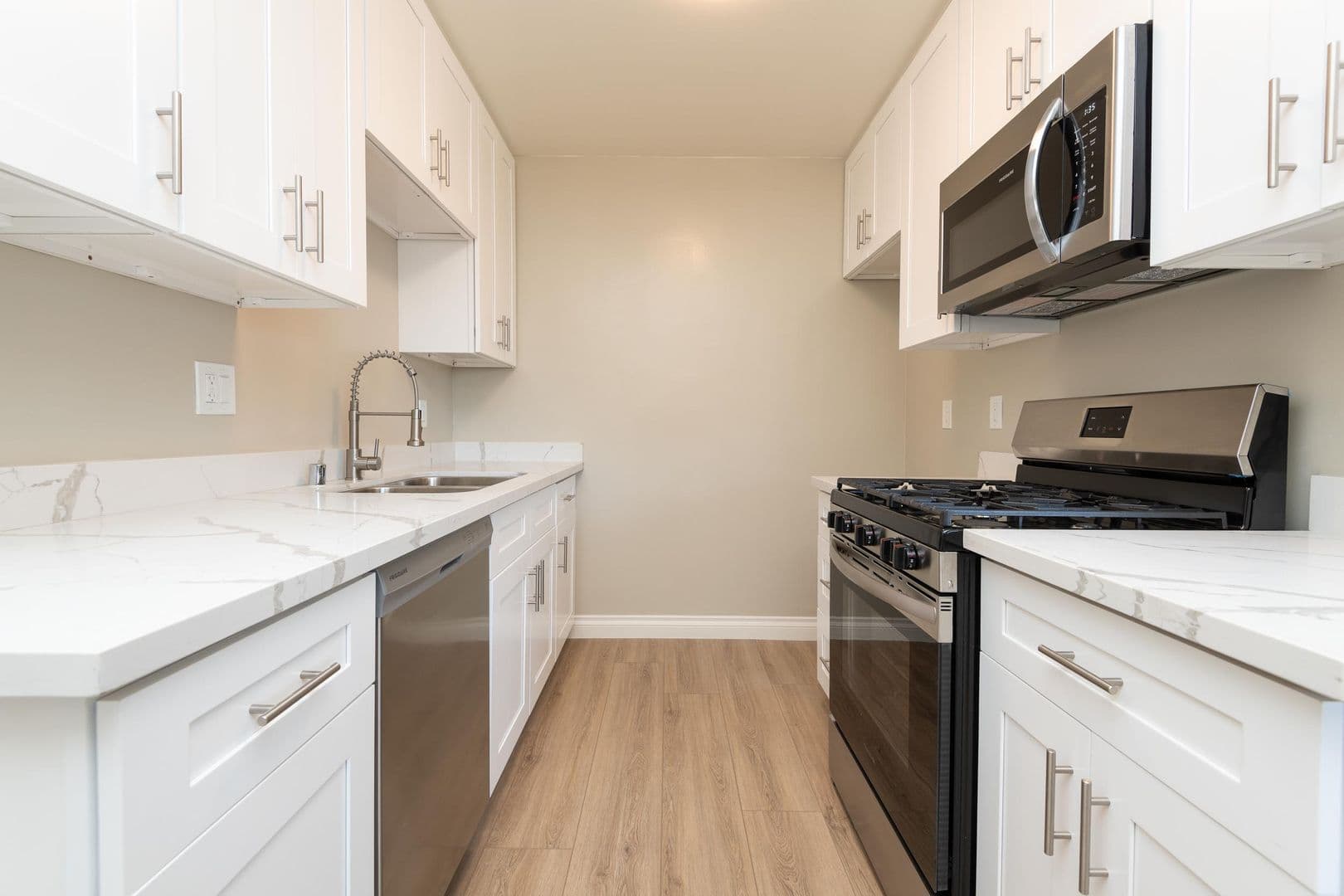 Los Angeles Apartment: 3810 Wade St.