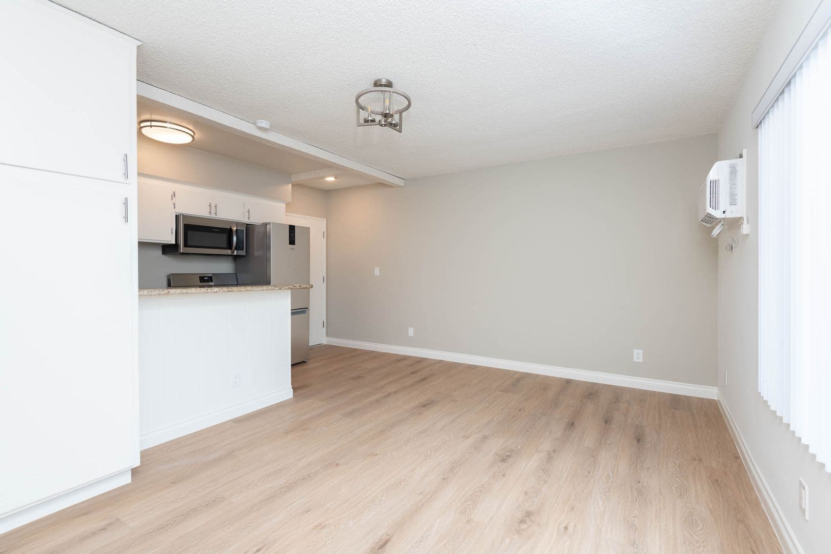 Los Angeles Apartment: 12740 Venice Blvd.