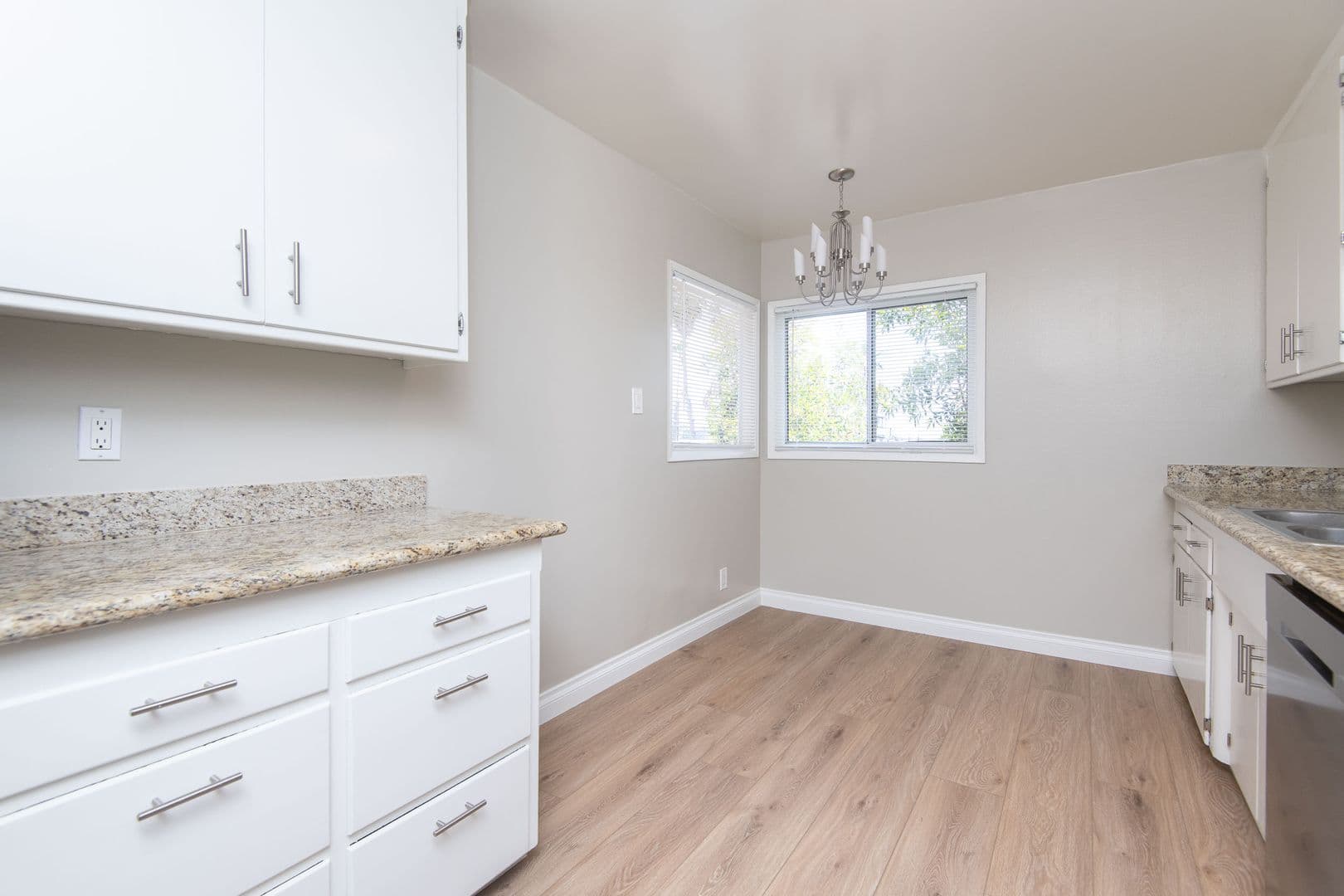 Los Angeles Apartment: 10554-60 National Blvd.