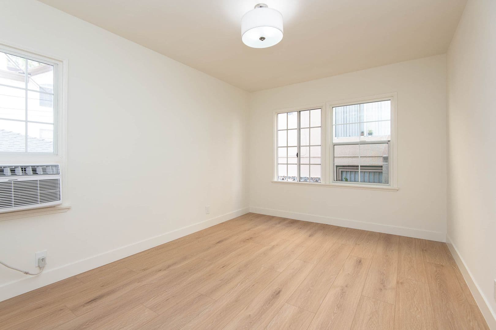 Los Angeles Apartment: 7045-51 Kittyhawk Ave.