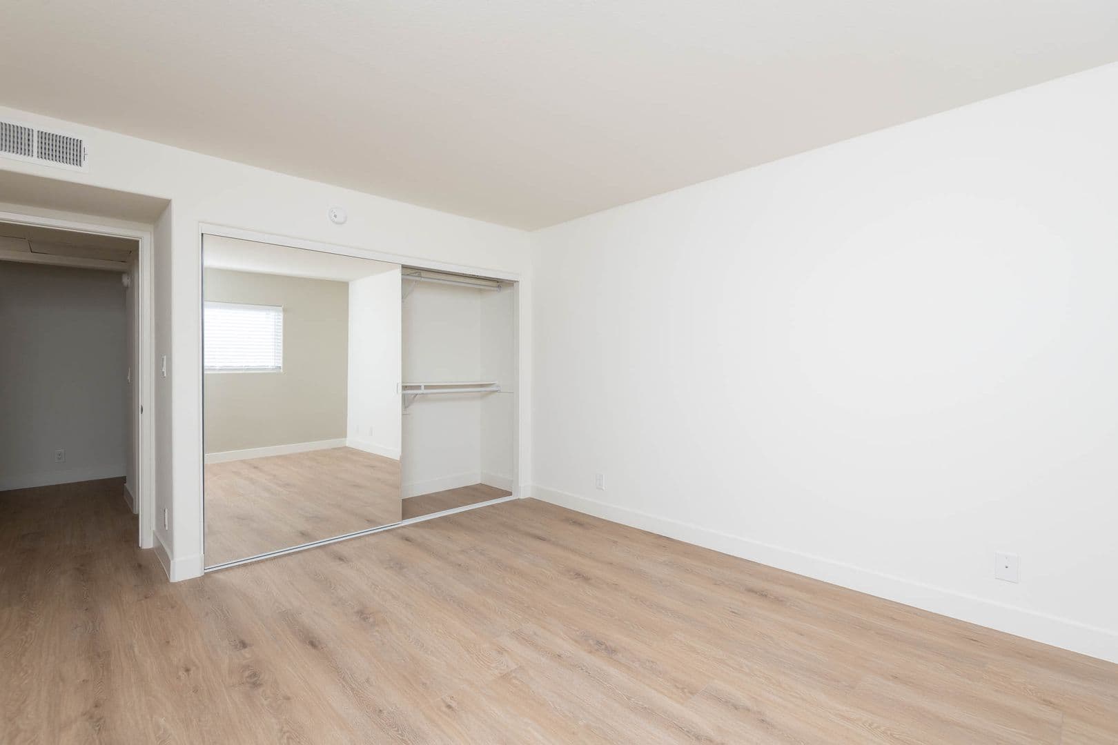 Los Angeles Apartment: 10740 Woodbine St.