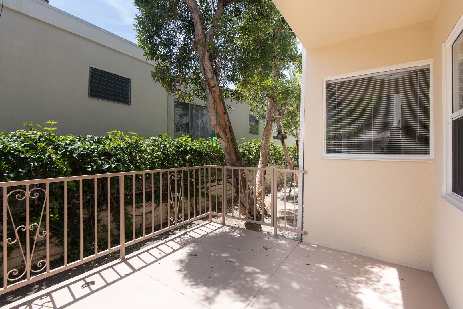 Los Angeles Apartment: 10554-60 National Blvd.