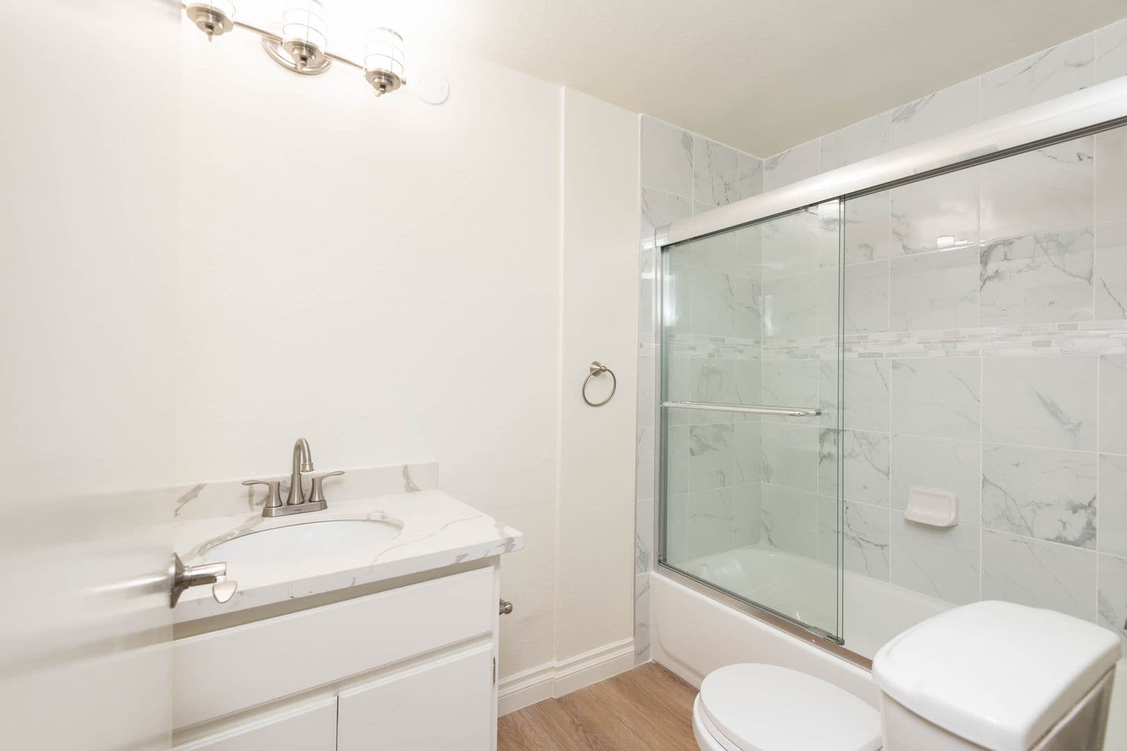 Los Angeles Apartment: 3745 Military Ave.