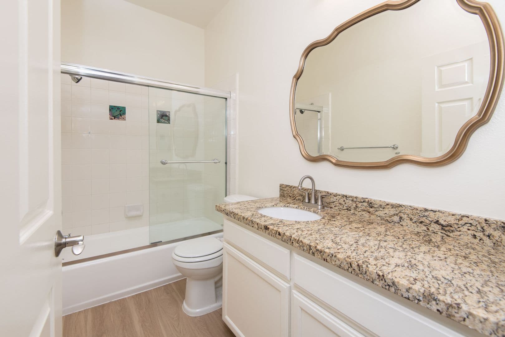 Los Angeles Apartment: 7120 Ramsgate Ave.