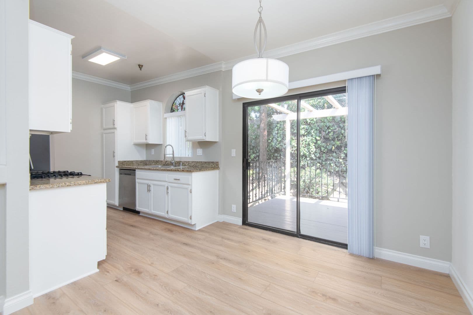 Los Angeles Apartment: 7120 Ramsgate Ave.