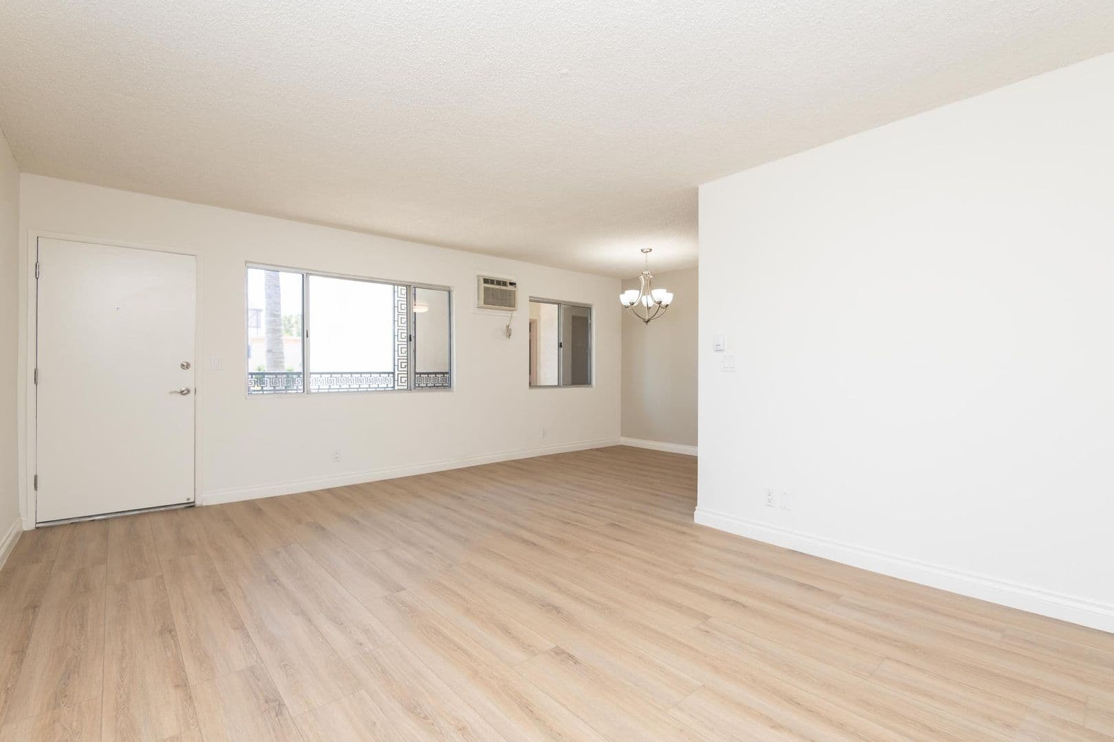Los Angeles Apartment: 3810 Wade St.