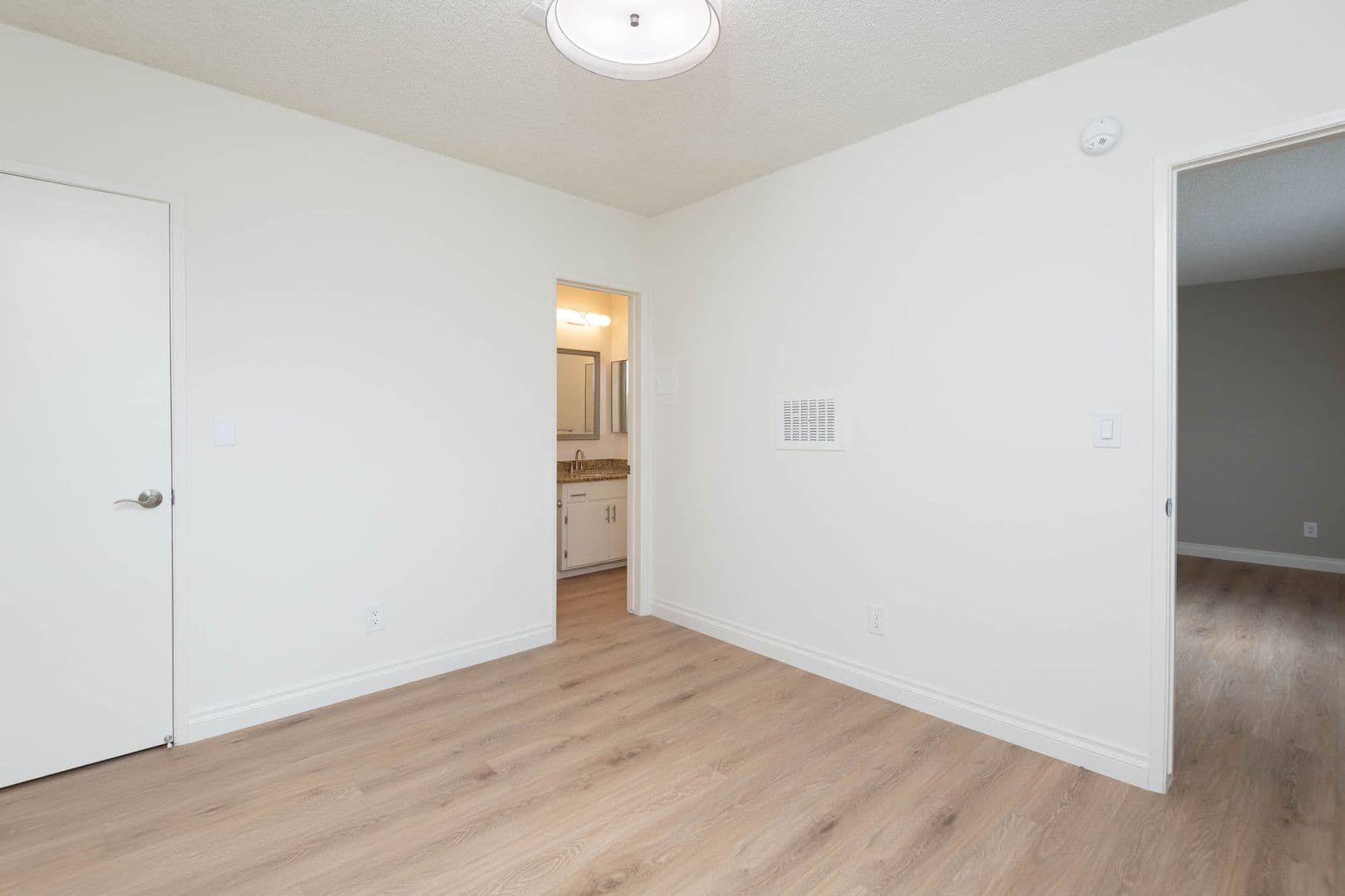 Los Angeles Apartment: 12740 Venice Blvd.