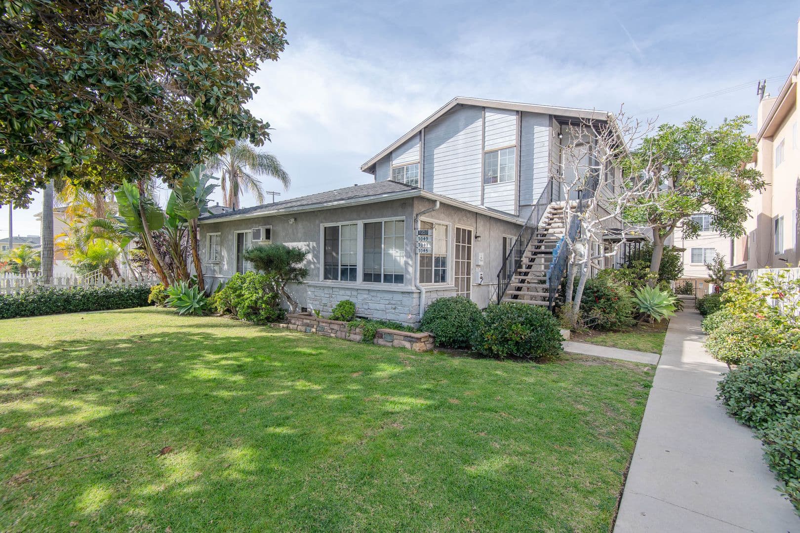 Los Angeles Apartment: 7045-51 Kittyhawk Ave.