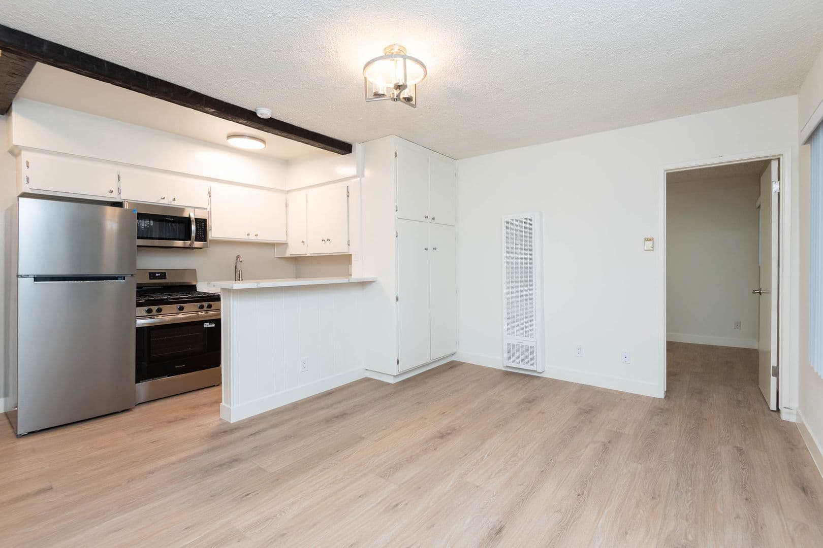 Los Angeles Apartment: 12740 Venice Blvd.