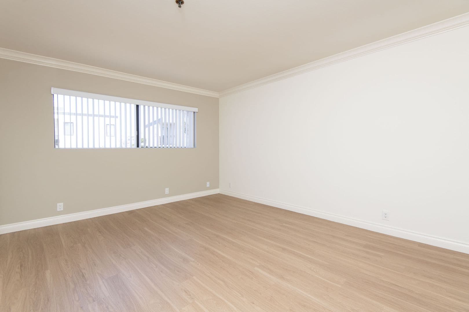 Los Angeles Apartment: 7120 Ramsgate Ave.