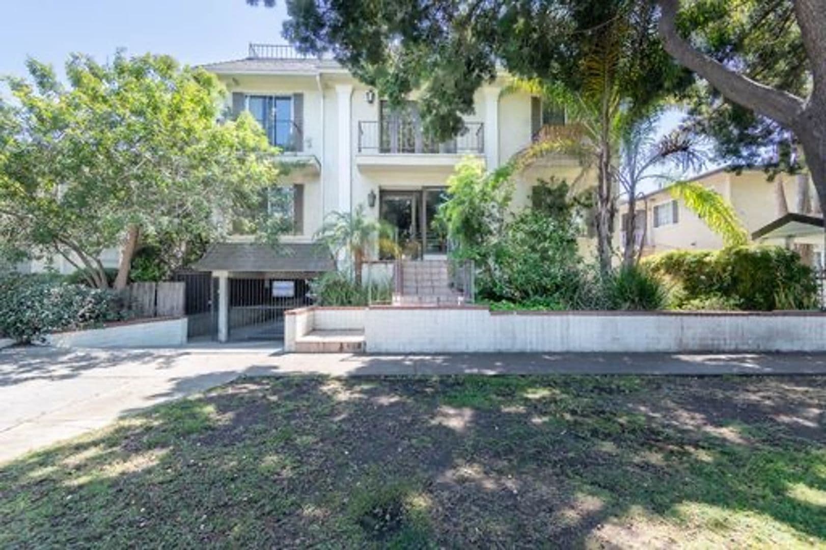 Los Angeles Apartment: 12740 Venice Blvd.