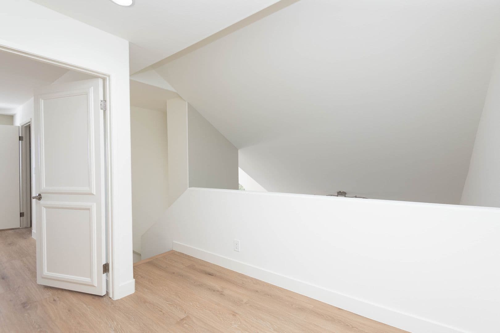 Los Angeles Apartment: 10740 Woodbine St.