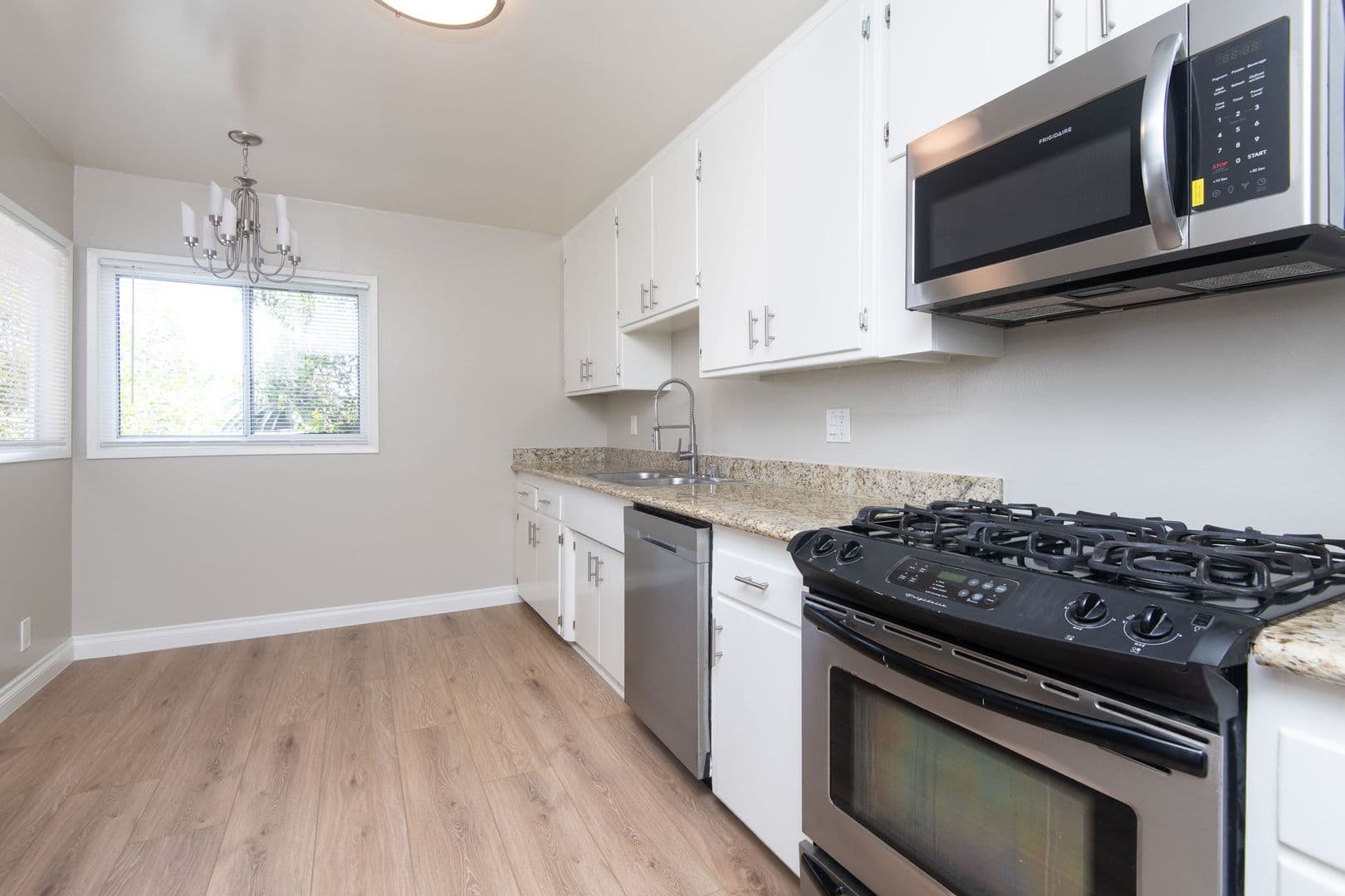 Los Angeles Apartment: 10554-60 National Blvd.
