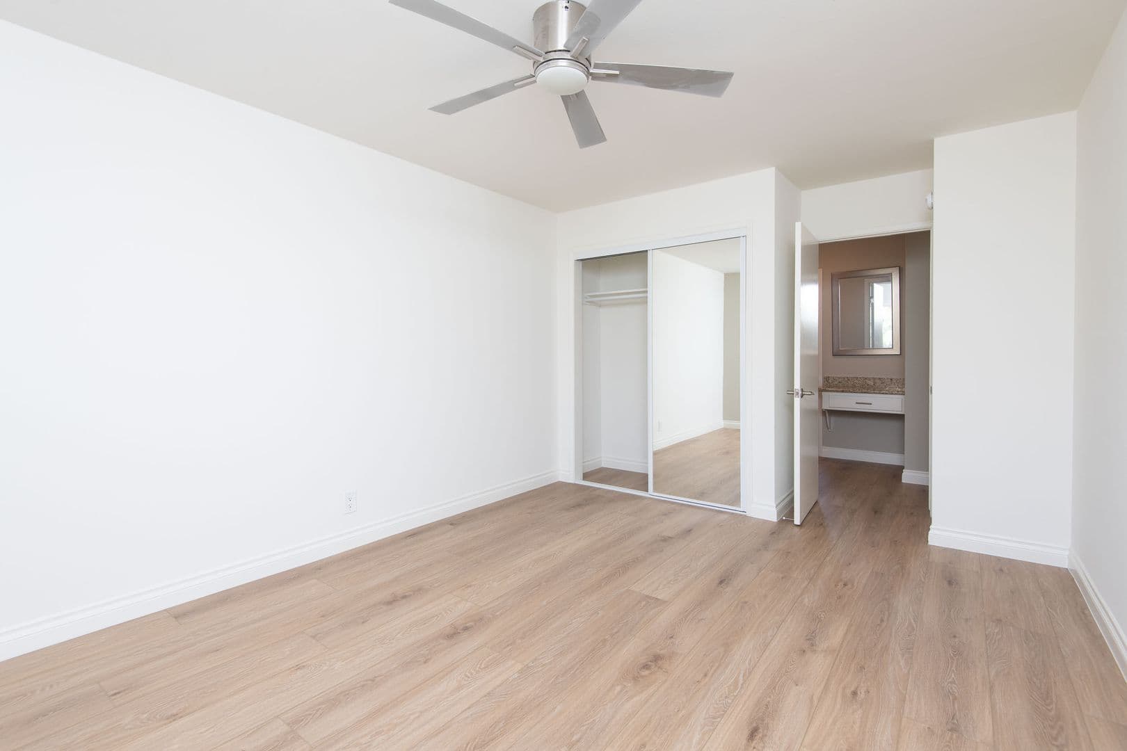 Los Angeles Apartment: 10554-60 National Blvd.
