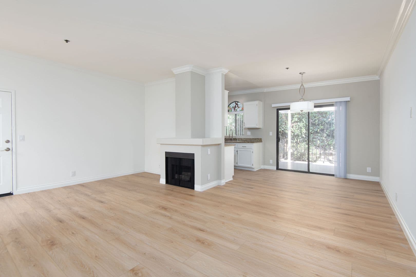 Los Angeles Apartment: 7120 Ramsgate Ave.