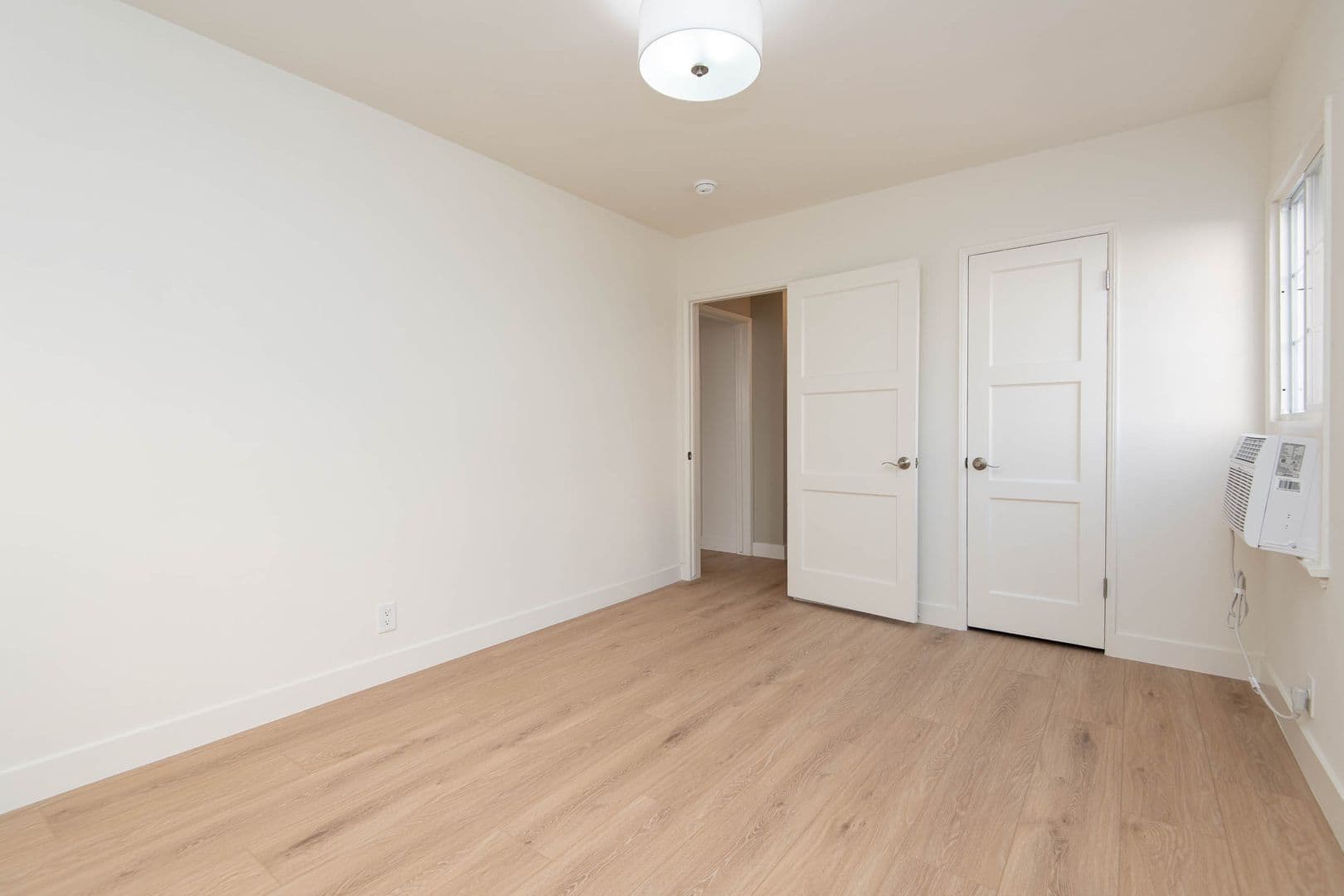 Los Angeles Apartment: 7045-51 Kittyhawk Ave.