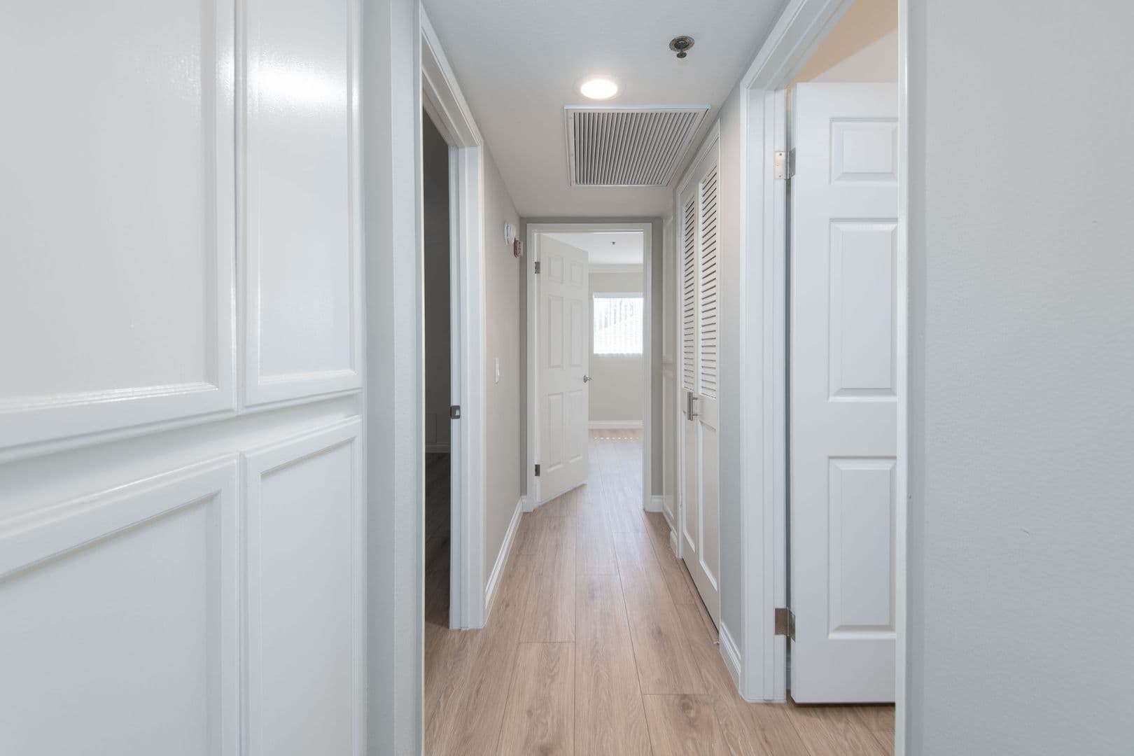 Los Angeles Apartment: 7120 Ramsgate Ave.