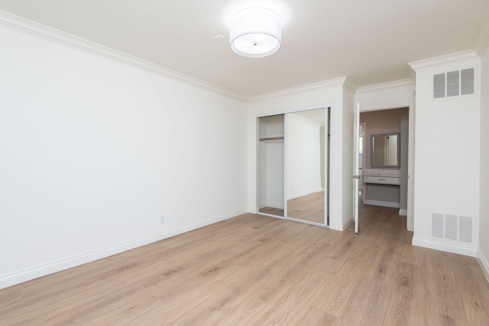 Los Angeles Apartment: 10554-60 National Blvd.