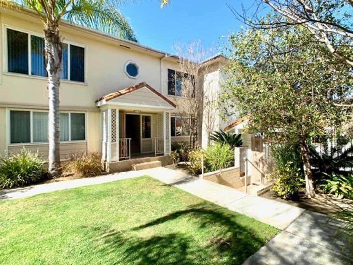 Los Angeles Apartment: 10554-60 National Blvd.