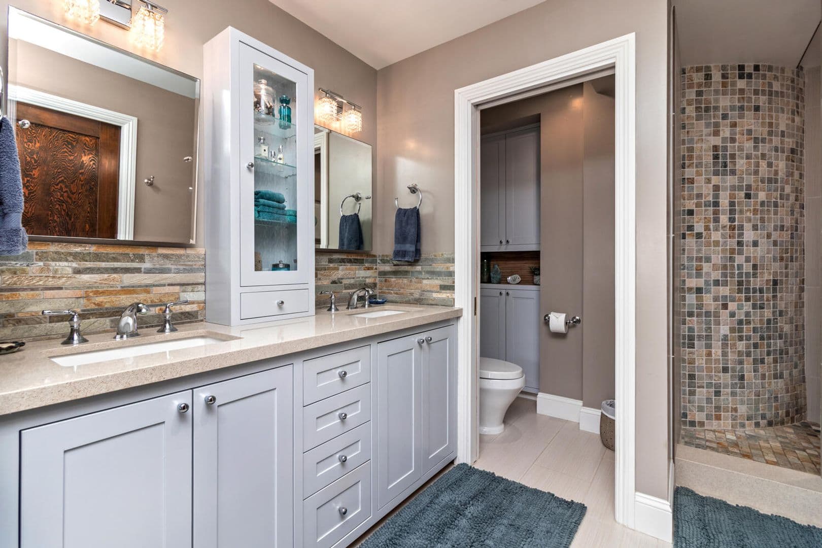 Oceanside House: 1026 West St