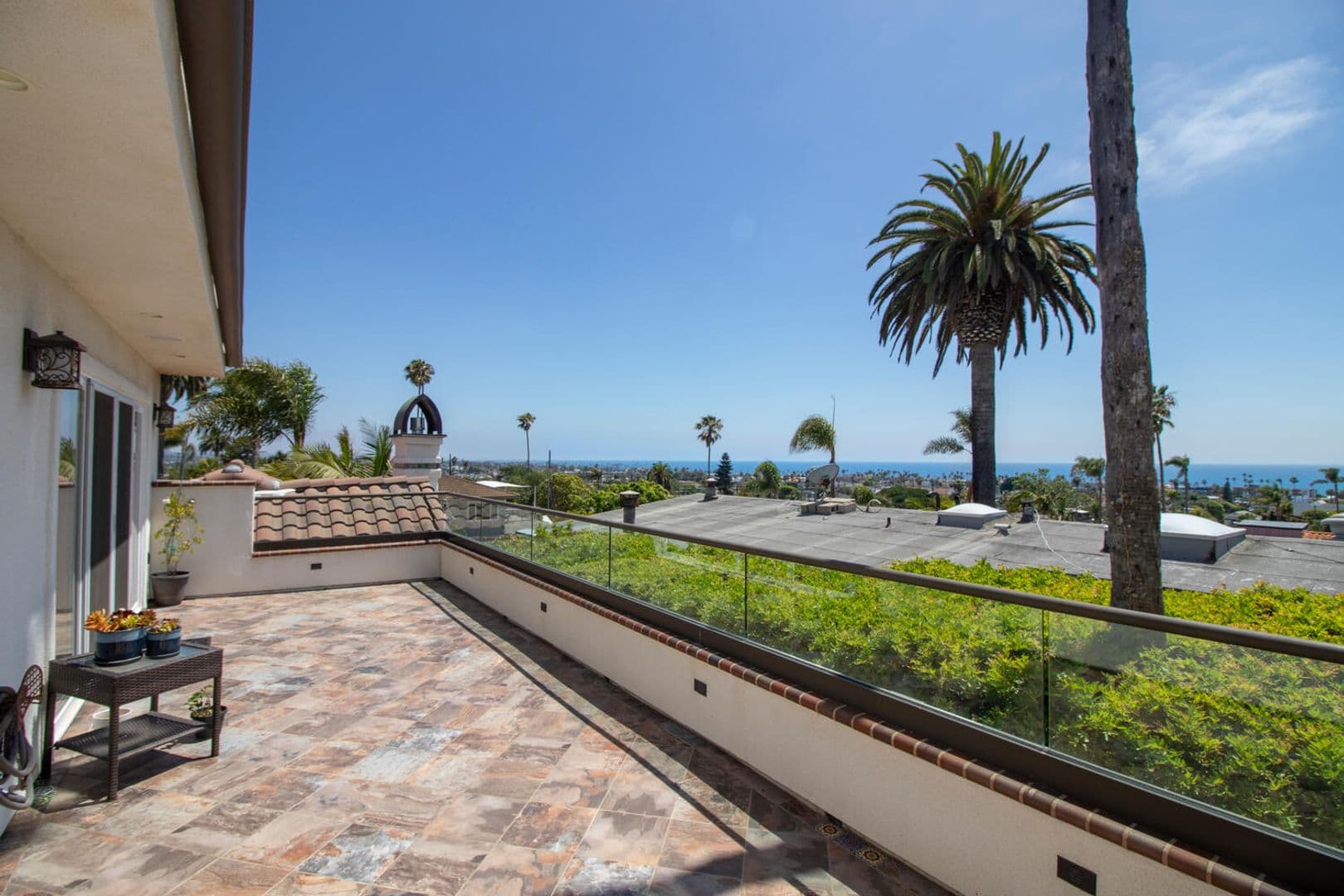 Oceanside House: 1026 West St