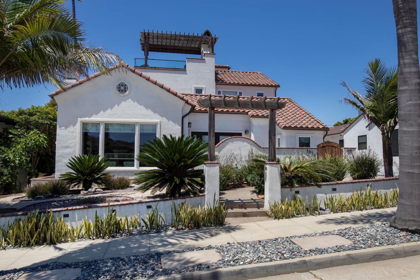 Oceanside House: 1026 West St