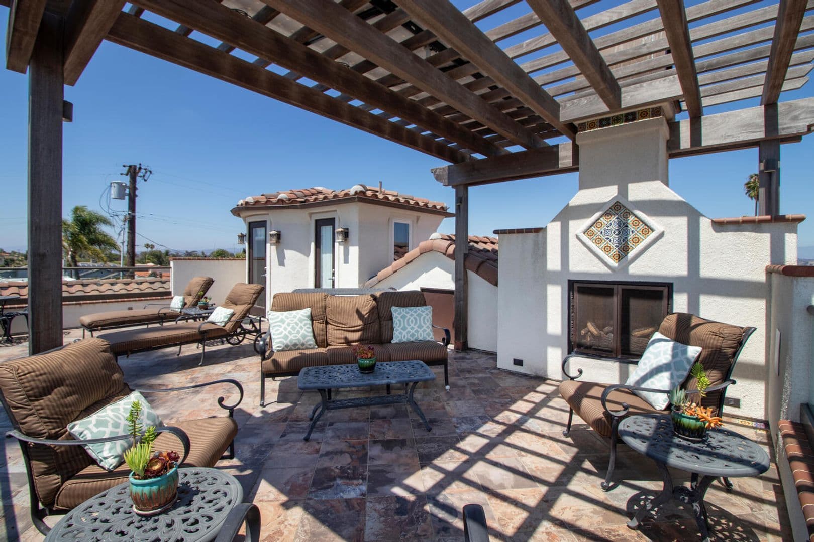 Oceanside House: 1026 West St