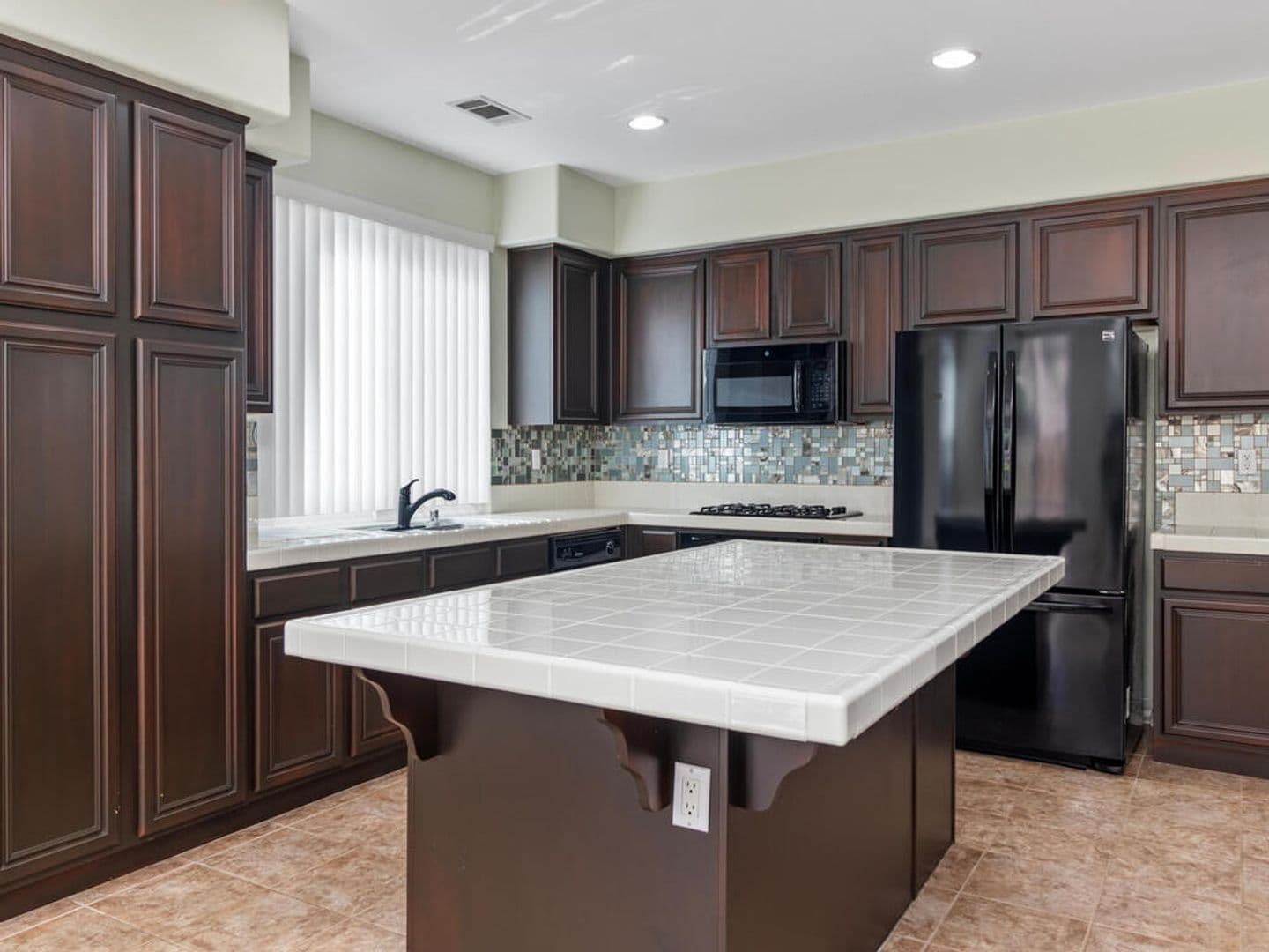 Oceanside House: 1403 Enchante Way