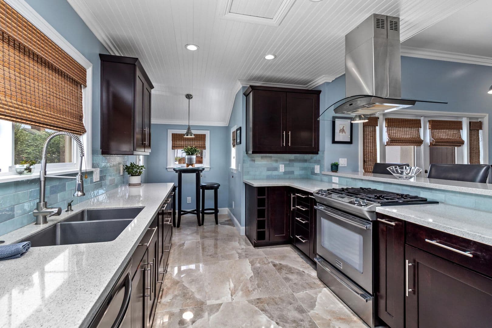 Oceanside House: 1026 West St