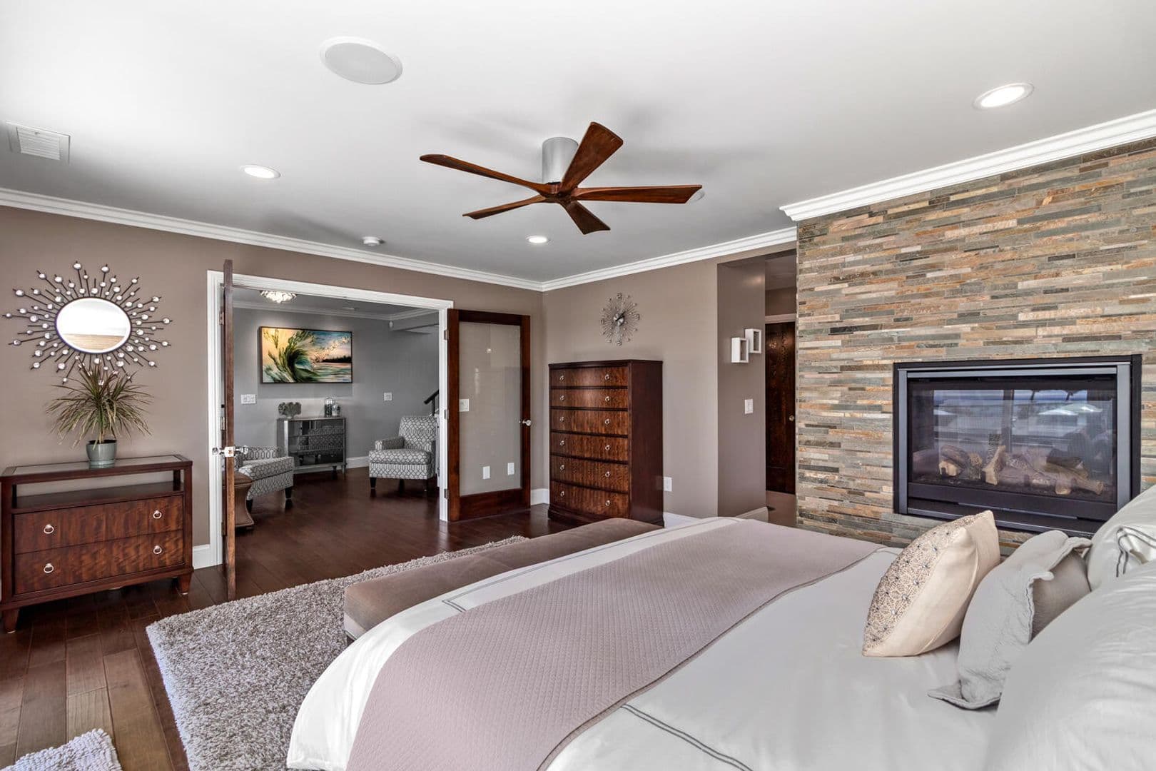 Oceanside House: 1026 West St