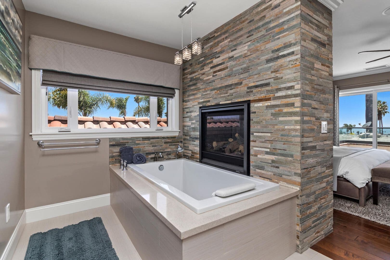 Oceanside House: 1026 West St
